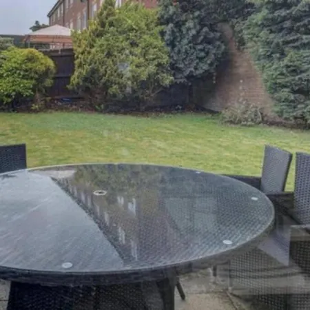 Luxury 4 Bedroom House Manchester Exterior photo