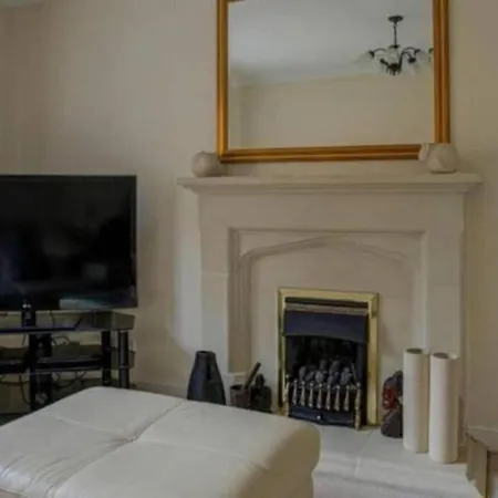 Luxury 4 Bedroom House Manchester Exterior photo